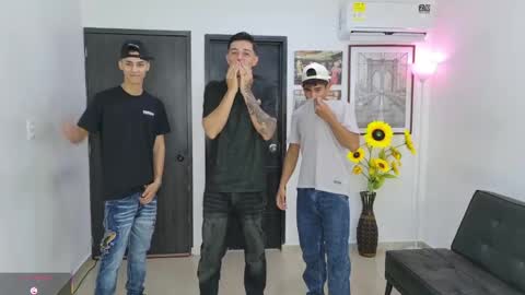 voyeurism_guys online show from 05/19/26, 10:49