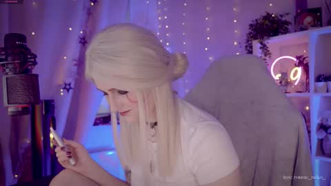 vronnier online show from 09/14/25, 04:06