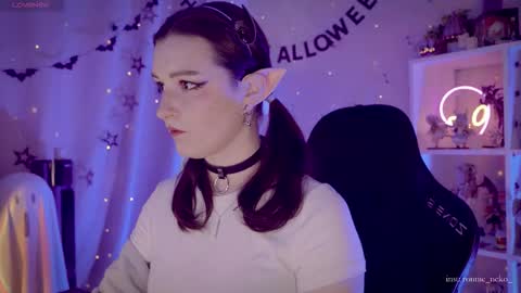 vronnier online show from 11/07/25, 10:04