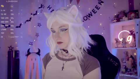 vronnier online show from 11/11/25, 10:37