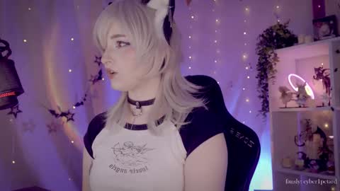 vronnier online show from 12/18/25, 03:07