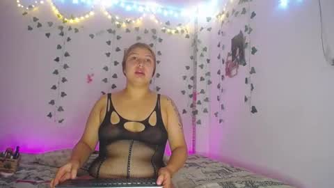 Snapshot of vsleyandlunaper chatting on 06/16/26, 02:03 vsleyandlunaper online show from 06/16/26, 02:03