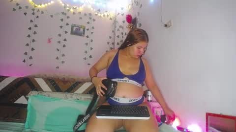 Snapshot of vsleyandlunaper chatting on 06/24/26, 01:48 vsleyandlunaper online show from 06/24/26, 01:48