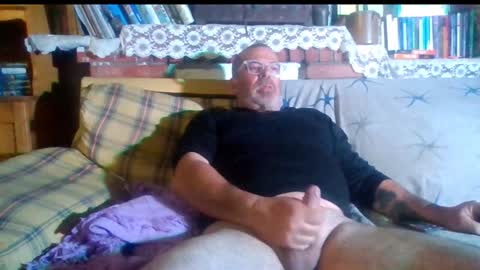 Snapshot of vuda77 chatting on 01/17/25, 05:19 oscar online show from 01/17/25, 05:19