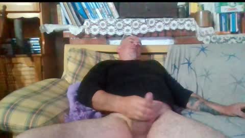 Snapshot of vuda77 chatting on 01/20/25, 07:58 oscar online show from 01/20/25, 07:58