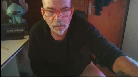 Snapshot of vuda77 chatting on 10/05/25, 05:50 oscar online show from 10/05/25, 05:50