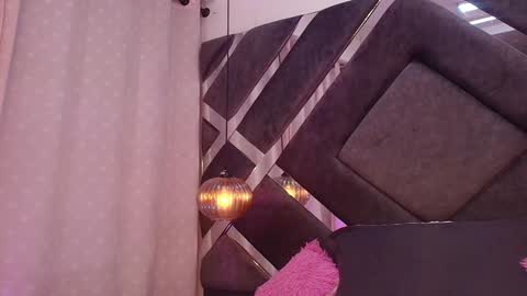 Snapshot of vvioleta_ chatting on 01/04/25, 03:07 Violeta online show from 01/04/25, 03:07