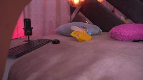 Snapshot of vvioleta_ chatting on 01/15/25, 09:13 Violeta online show from 01/15/25, 09:13
