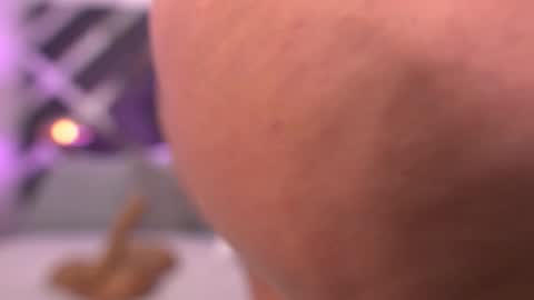 Violeta online show from 10/25/25, 03:36