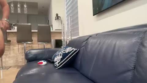 Snapshot of vw125 chatting on 02/13/25, 10:54 vw125 online show from 02/13/25, 10:54