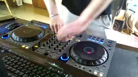 Snapshot of vybzkartel1987 chatting on 04/04/26, 01:52 VybzKartel online show from 04/04/26, 01:52