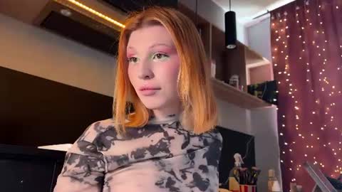 Snapshot of vynila chatting on 07/25/26, 08:01 ILONA A week goal new laptop online show from 07/25/26, 08:01