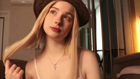 Nana online show from 04/06/26, 04:46