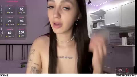 Alice  Before pvt write to me in PM  online show from 10/01/25, 09:32