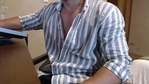 Snapshot of w_witcher chatting on 03/09/25, 04:49 w_witcher online show from 03/09/25, 04:49