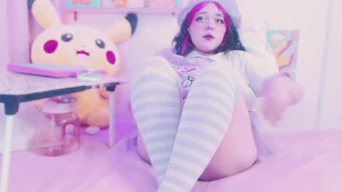Snapshot of waifumochi_chan chatting on 06/05/26, 03:24 online show from 06/05/26, 03:24
