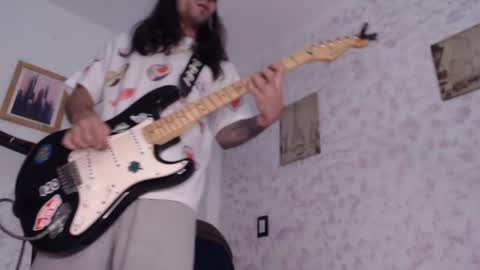 Snapshot of wake_and_bakee chatting on 03/05/25, 11:05 John online show from 03/05/25, 11:05