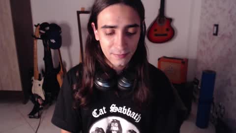 Snapshot of wake_and_bakee chatting on 03/08/25, 10:02 John online show from 03/08/25, 10:02