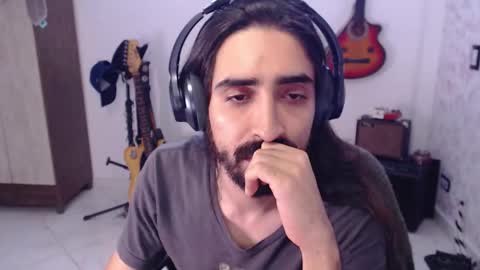 Snapshot of wake_and_bakee chatting on 10/05/25, 09:34 John online show from 10/05/25, 09:34