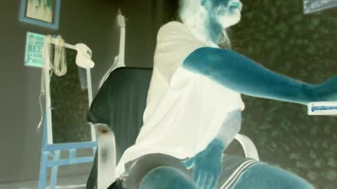 Snapshot of wake_and_bakee chatting on 10/08/25, 06:05 John online show from 10/08/25, 06:05