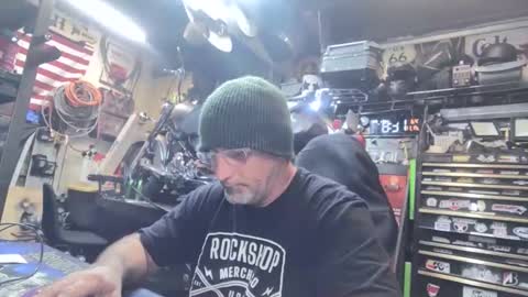 Snapshot of wakesblowinclouds chatting on 11/20/25, 04:23 wakesblowinclouds online show from 11/20/25, 04:23