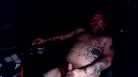 Snapshot of wakeupthedead77 chatting on 06/17/26, 01:52 Mr. Dead online show from 06/17/26, 01:52