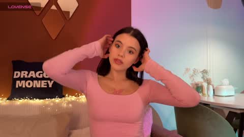 Snapshot of waki_lucky chatting on 02/03/25, 12:25 Mia online show from 02/03/25, 12:25