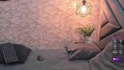 Snapshot of waleskabbw_ass chatting on 09/18/25, 12:18 waleska online show from 09/18/25, 12:18