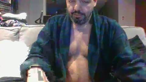 Snapshot of walker033 chatting on 03/07/25, 04:35 walker033 online show from 03/07/25, 04:35