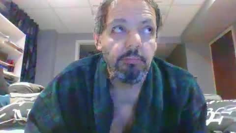 walker033 online show from 11/28/25, 05:10