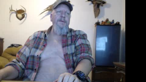 Snapshot of walkingbird chatting on 01/31/25, 10:42 walkingbird online show from 01/31/25, 10:42