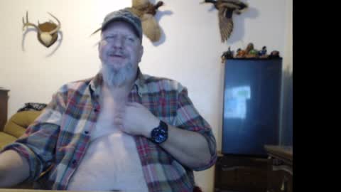 Snapshot of walkingbird chatting on 02/01/25, 01:44 walkingbird online show from 02/01/25, 01:44