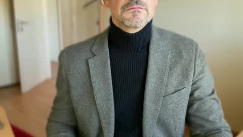 Snapshot of walky78 chatting on 12/16/24, 11:12 walky78 online show from 12/16/24, 11:12