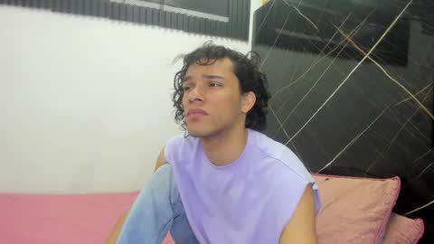 wallis_ online show from 12/04/25, 07:44