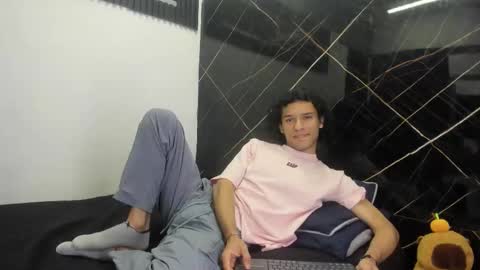 wallis_ online show from 12/05/25, 09:00