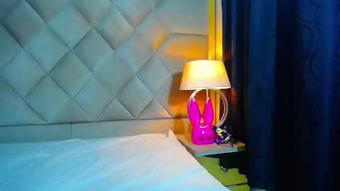 Wanda and Ember online show from 10/26/25, 01:55