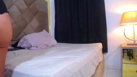 Wanda and Ember online show from 10/27/25, 02:21