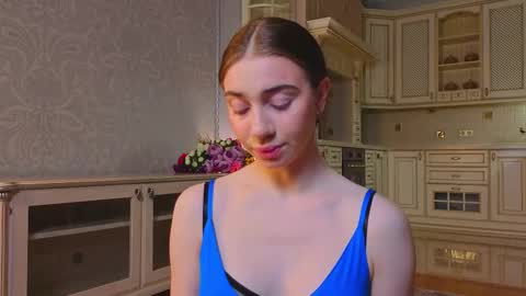 hello guys im Lilian online show from 09/18/25, 03:08