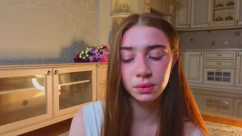 hello guys im Lilian online show from 09/22/25, 03:08