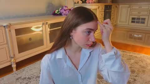 hello guys im Lilian online show from 10/30/25, 03:08