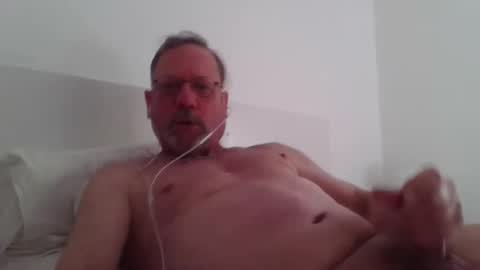 Snapshot of wanky357 chatting on 04/27/26, 08:23 Tibo Love online show from 04/27/26, 08:23