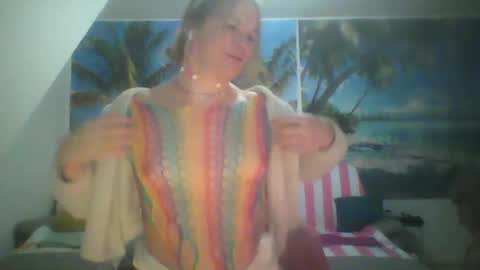 Emilia inst  online show from 12/28/24, 08:58