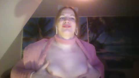 Emilia inst  online show from 01/01/25, 10:46