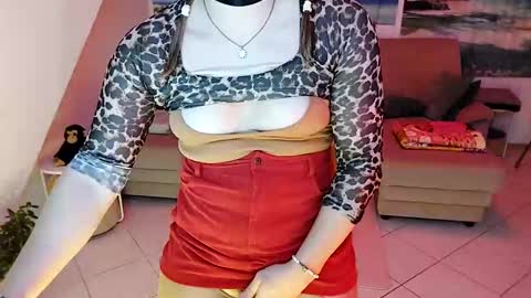 Emilia inst  online show from 01/06/25, 01:42