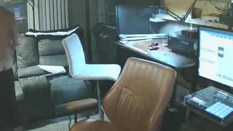 inittogetitin online show from 02/09/26, 03:43