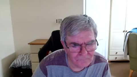 wanttobefree90 online show from 04/22/26, 07:04