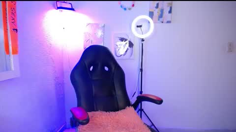 EMILY online show from 04/17/26, 05:10