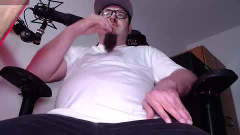 Snapshot of warno34 chatting on 10/23/25, 04:23 Warno online show from 10/23/25, 04:23