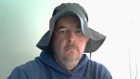 Snapshot of watchmewank40 chatting on 03/05/25, 10:11 Davey online show from 03/05/25, 10:11