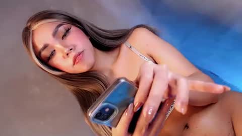 Isla Fox online show from 09/18/25, 05:09